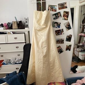 unbranded pastel yellow formal gown